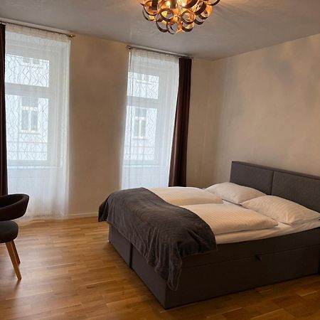 Apartment Number 4 Wina Bagian luar foto