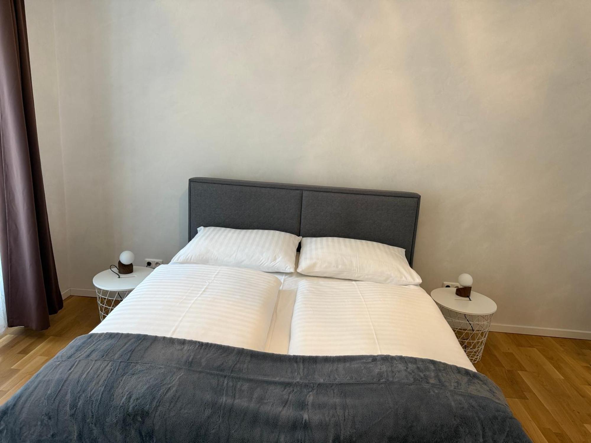 Apartment Number 4 Wina Bagian luar foto