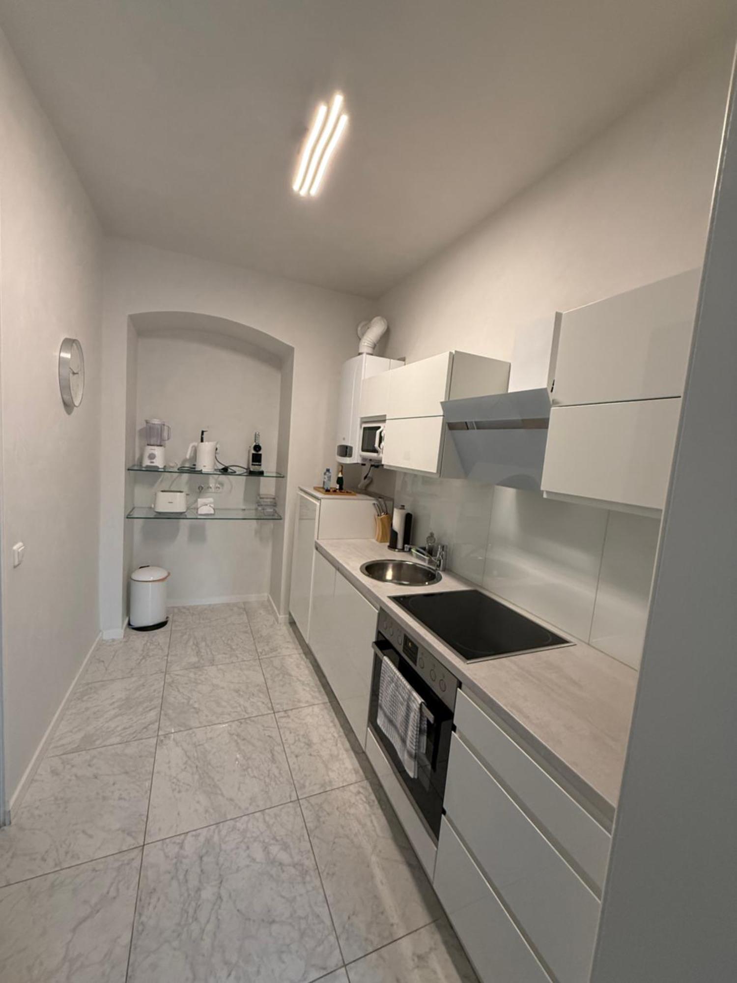 Apartment Number 4 Wina Bagian luar foto