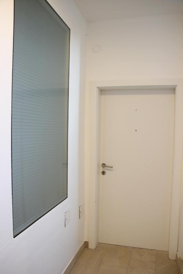 Apartment Number 4 Wina Bagian luar foto